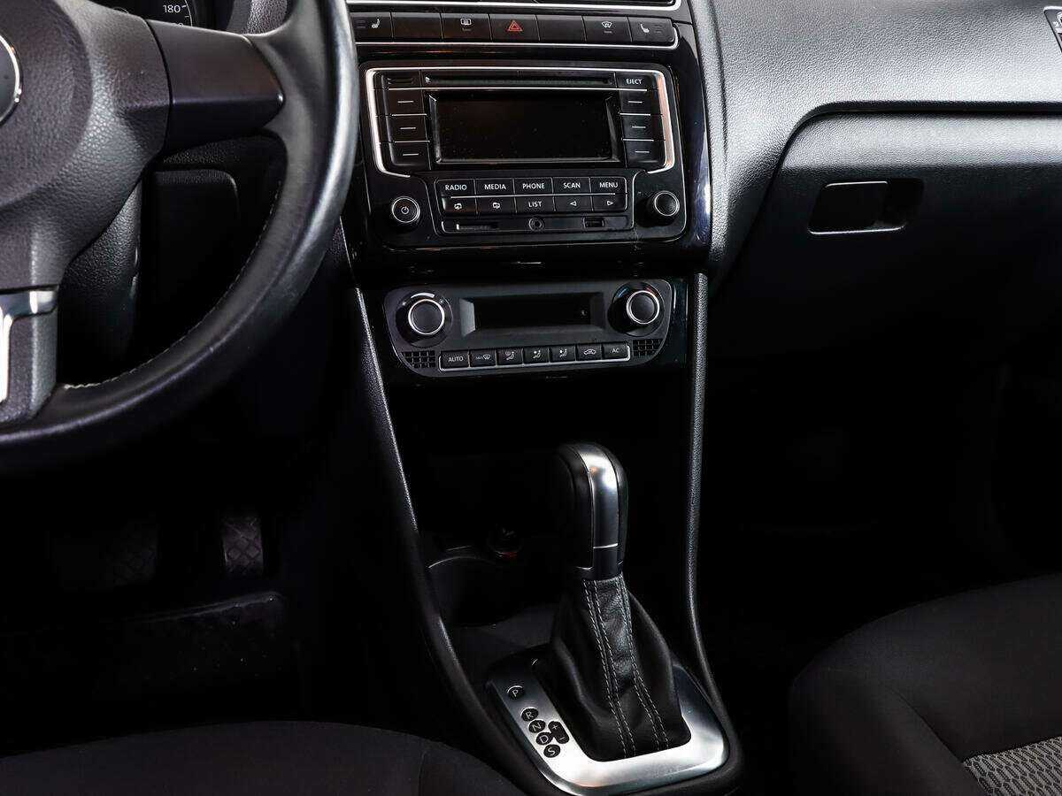 Volkswagen Polo, 2014 Фото №13