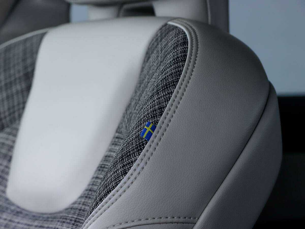 Volvo XC60, 2018 Фото №16