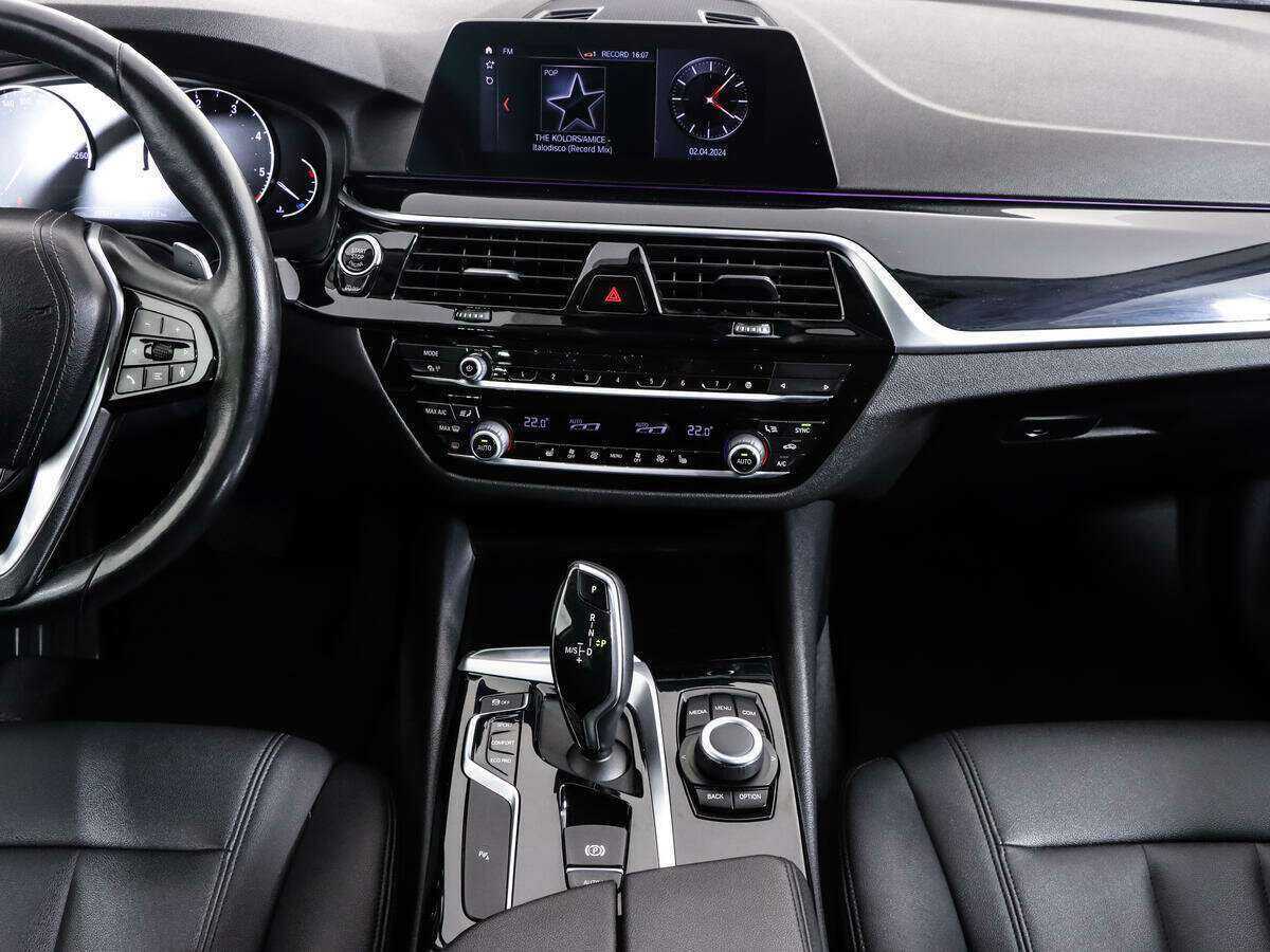 BMW 5 серии 520d, 2020 Фото №9