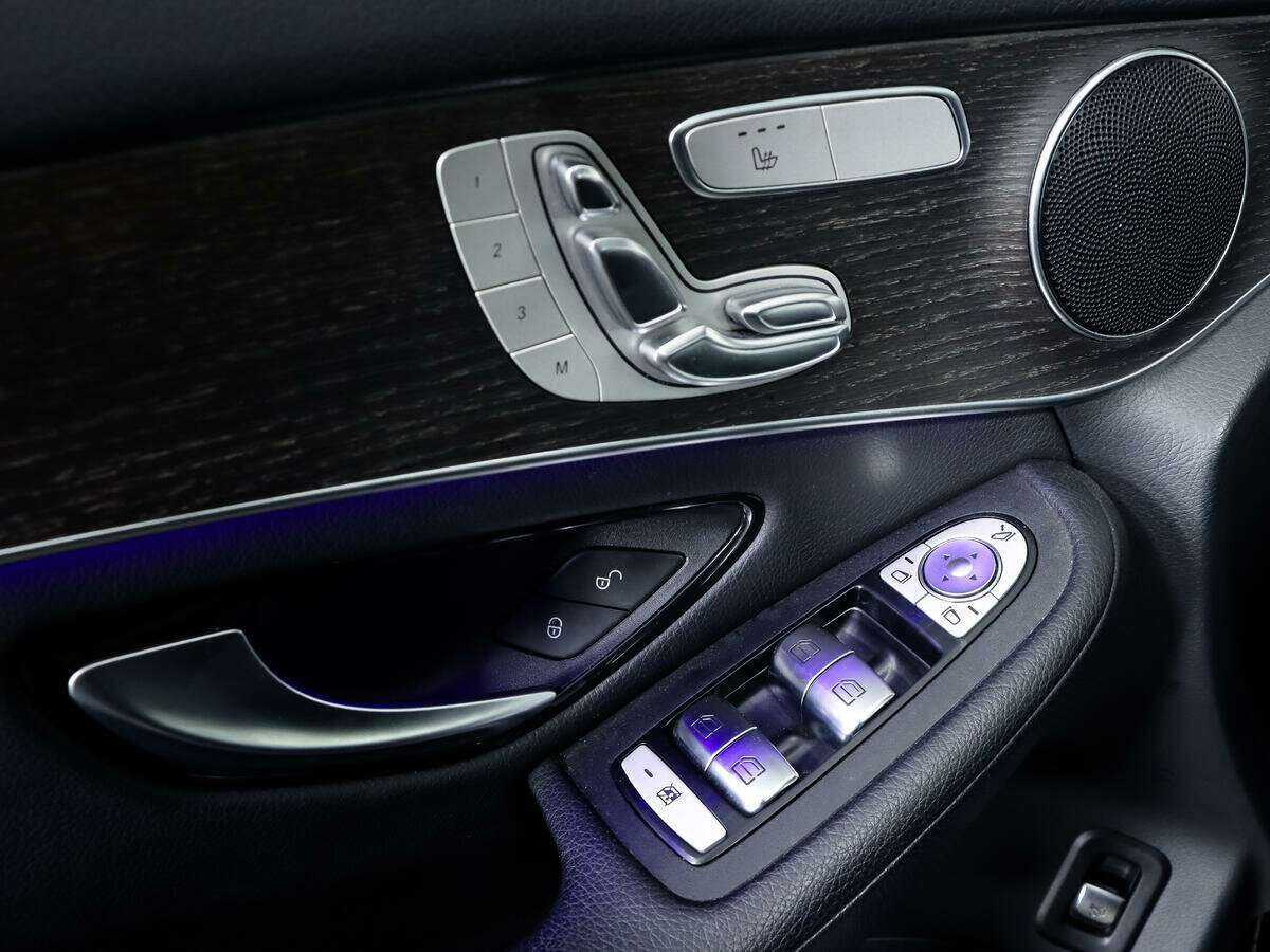 Mercedes-Benz GLC 300, 2019 Фото №17