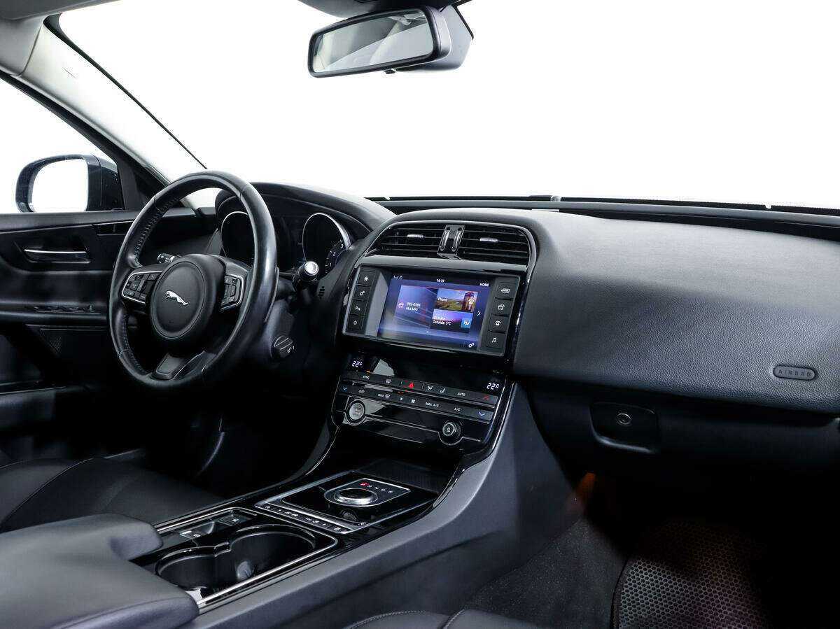 Jaguar XE, 2017 Фото №9