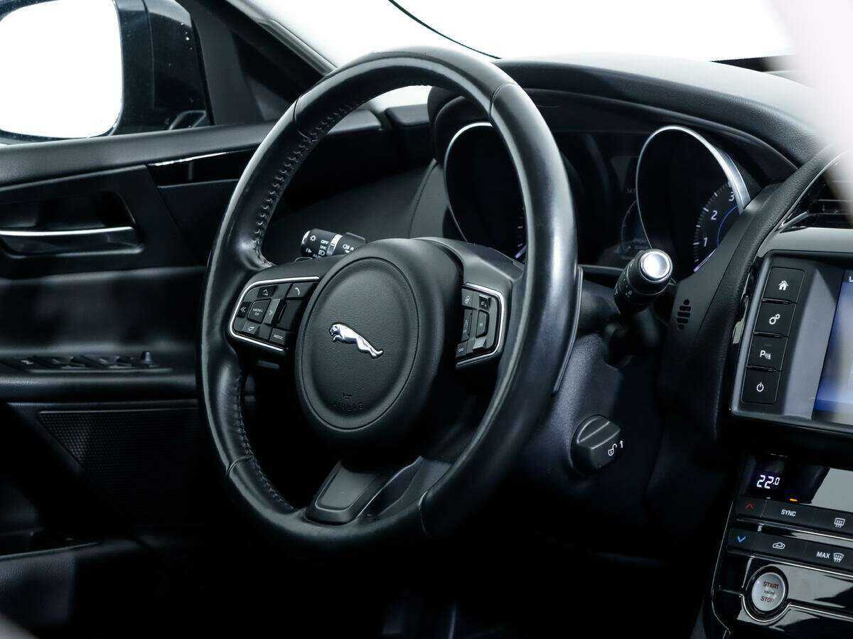 Jaguar XE, 2017 Фото №21