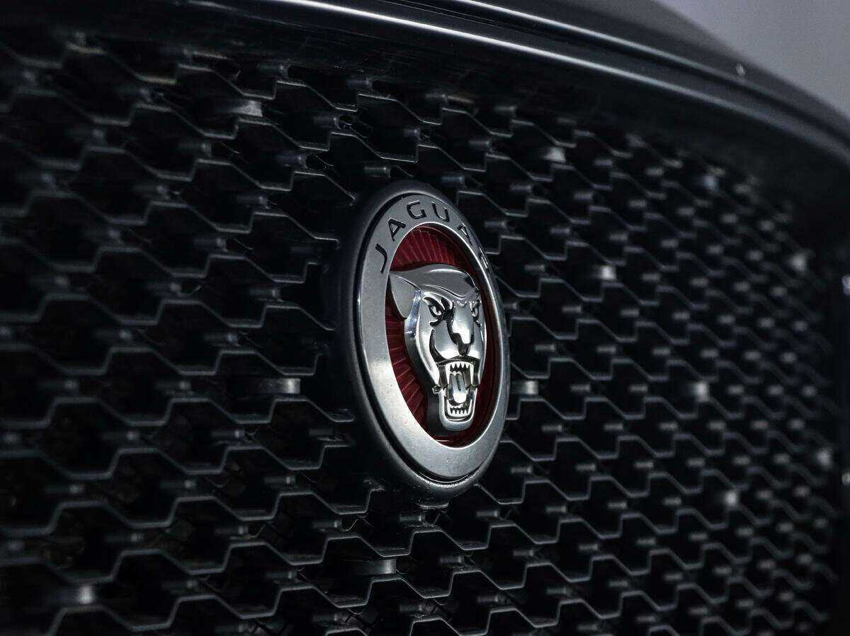 Jaguar XE, 2017 Фото №24