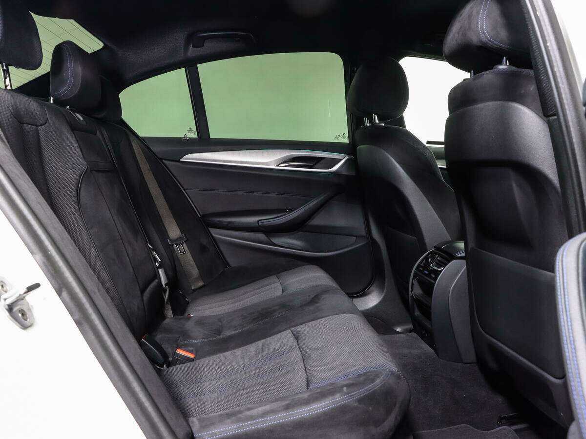 BMW 5 серии 530i xDrive, 2017 Фото №17