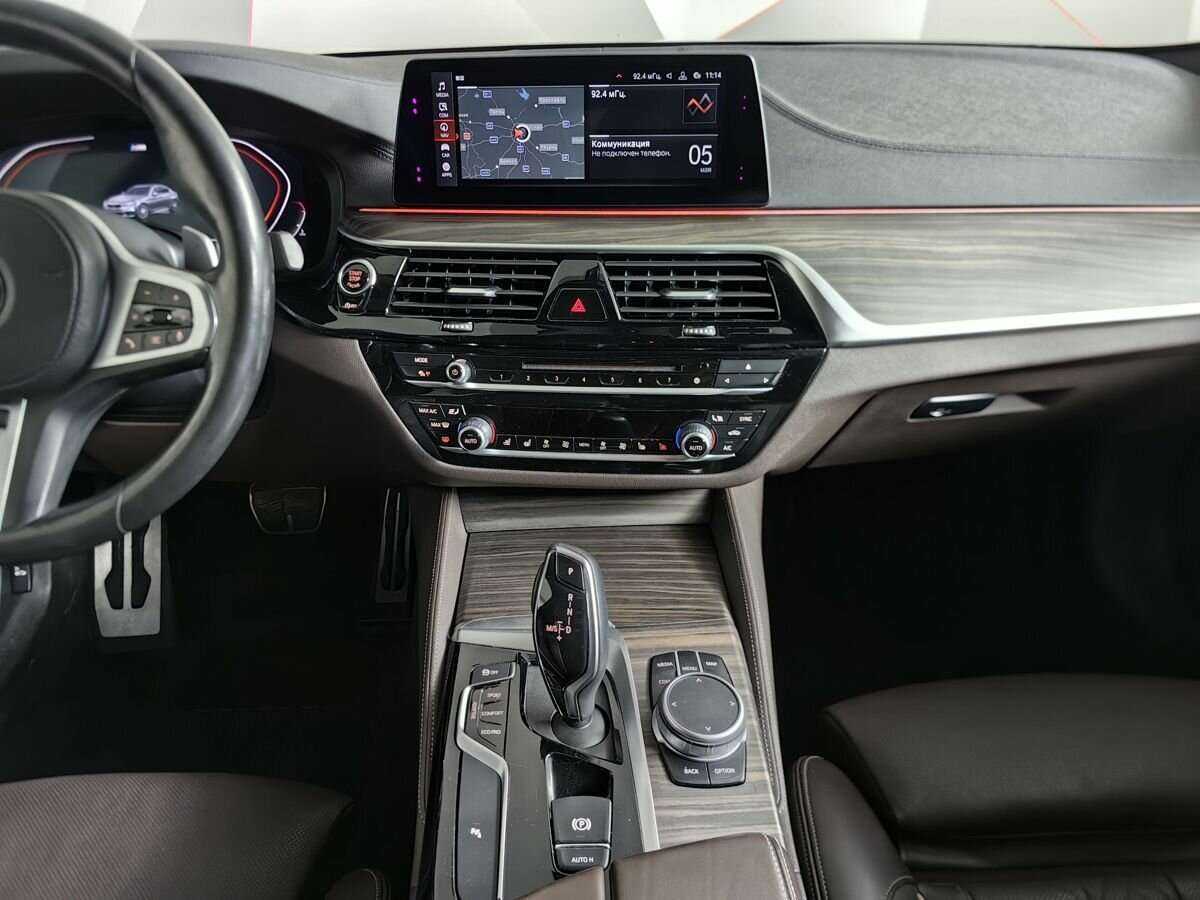 BMW 5 серии 530d xDrive, 2019 Фото №11