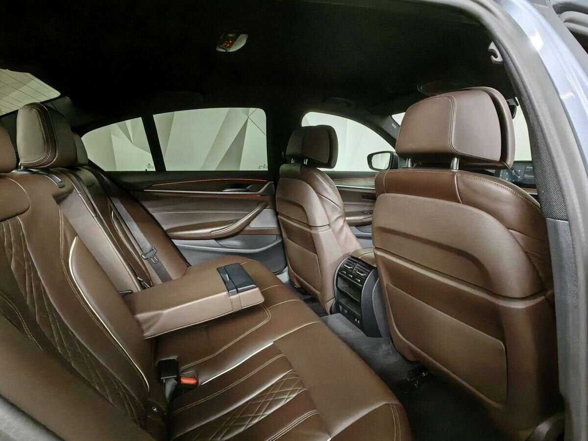 BMW 5 серии 530d xDrive, 2019 Фото №12
