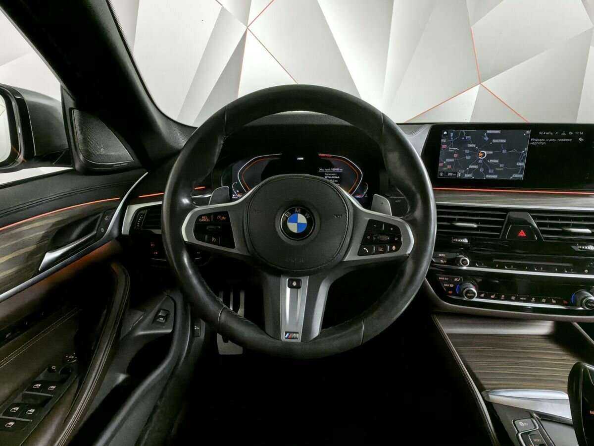 BMW 5 серии 530d xDrive, 2019 Фото №15