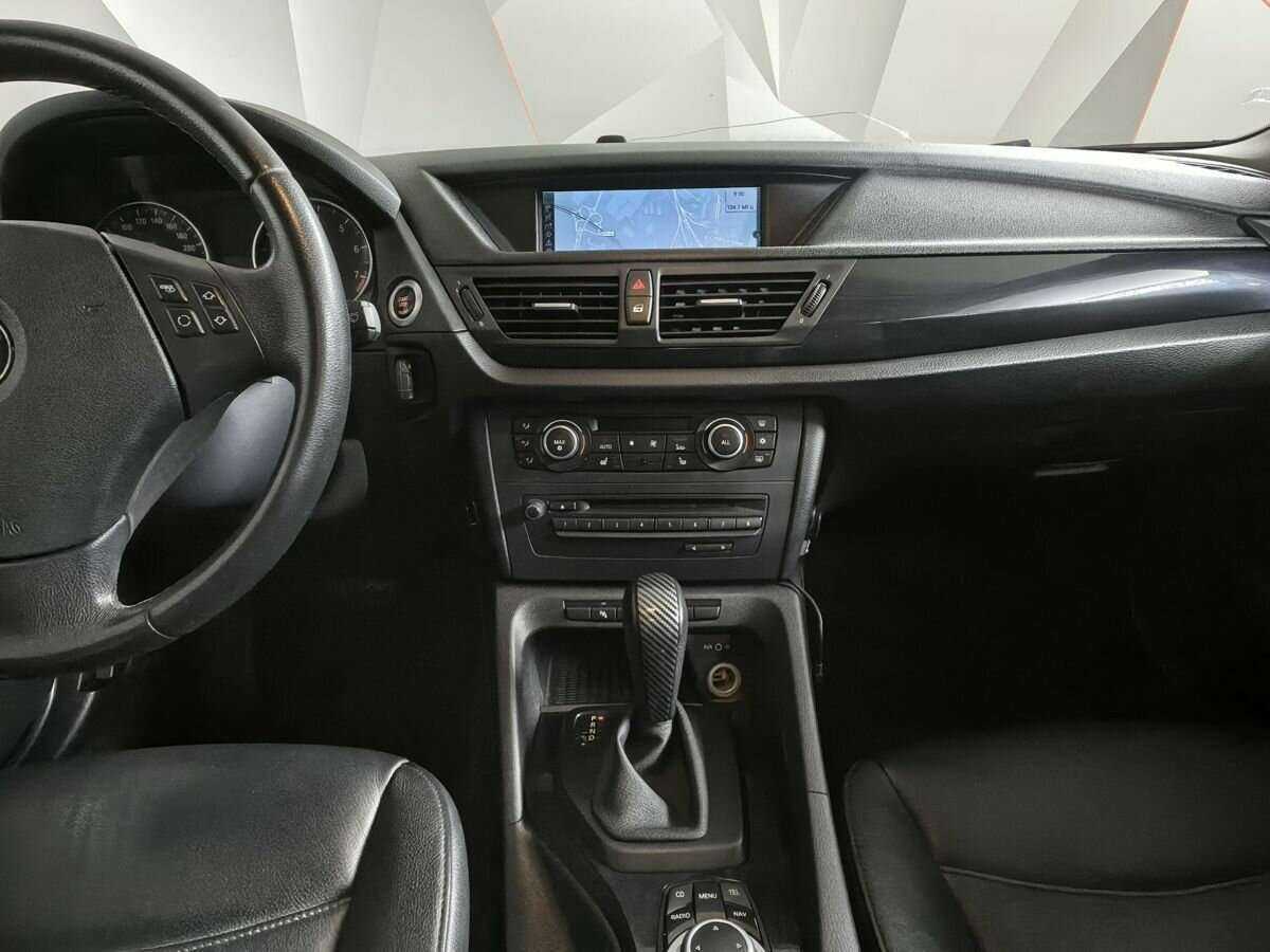BMW X1 28i, 2010 Фото №11