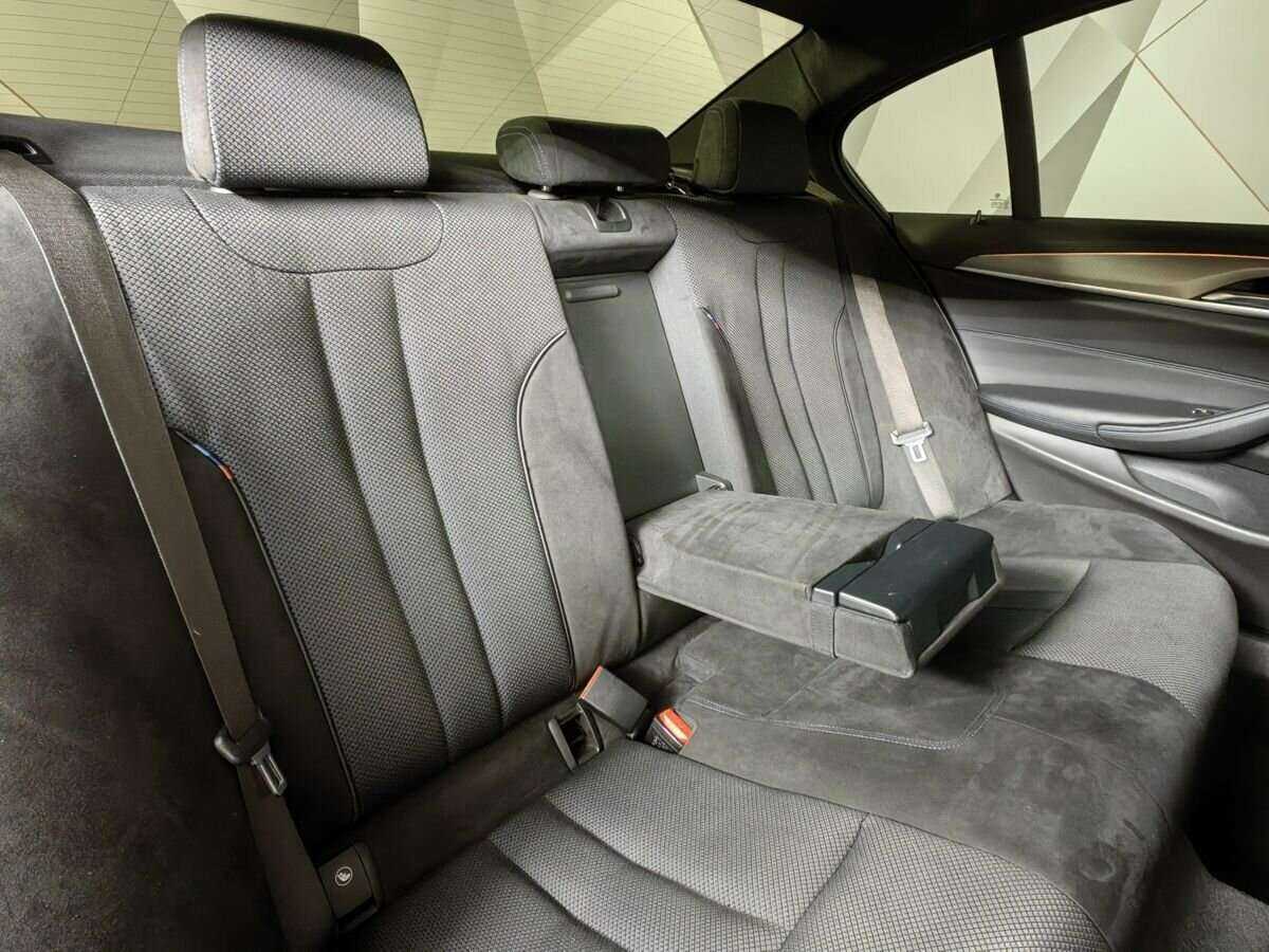 BMW 5 серии 530i xDrive, 2017 Фото №10