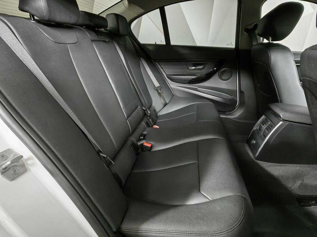 BMW 3 серии 318i, 2018 Фото №12