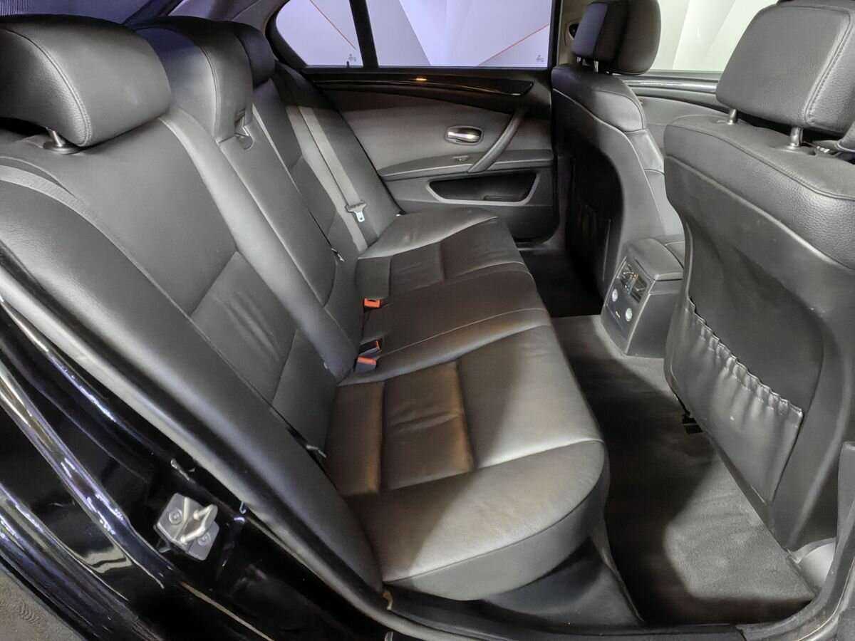 BMW 5 серии 525xi, 2009 Фото №12