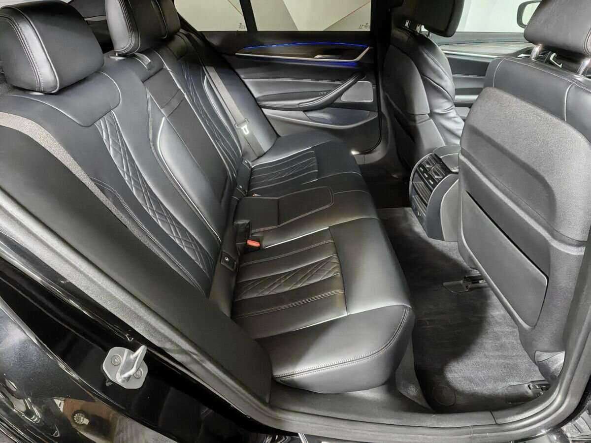 BMW 5 серии 530d xDrive, 2018 Фото №12