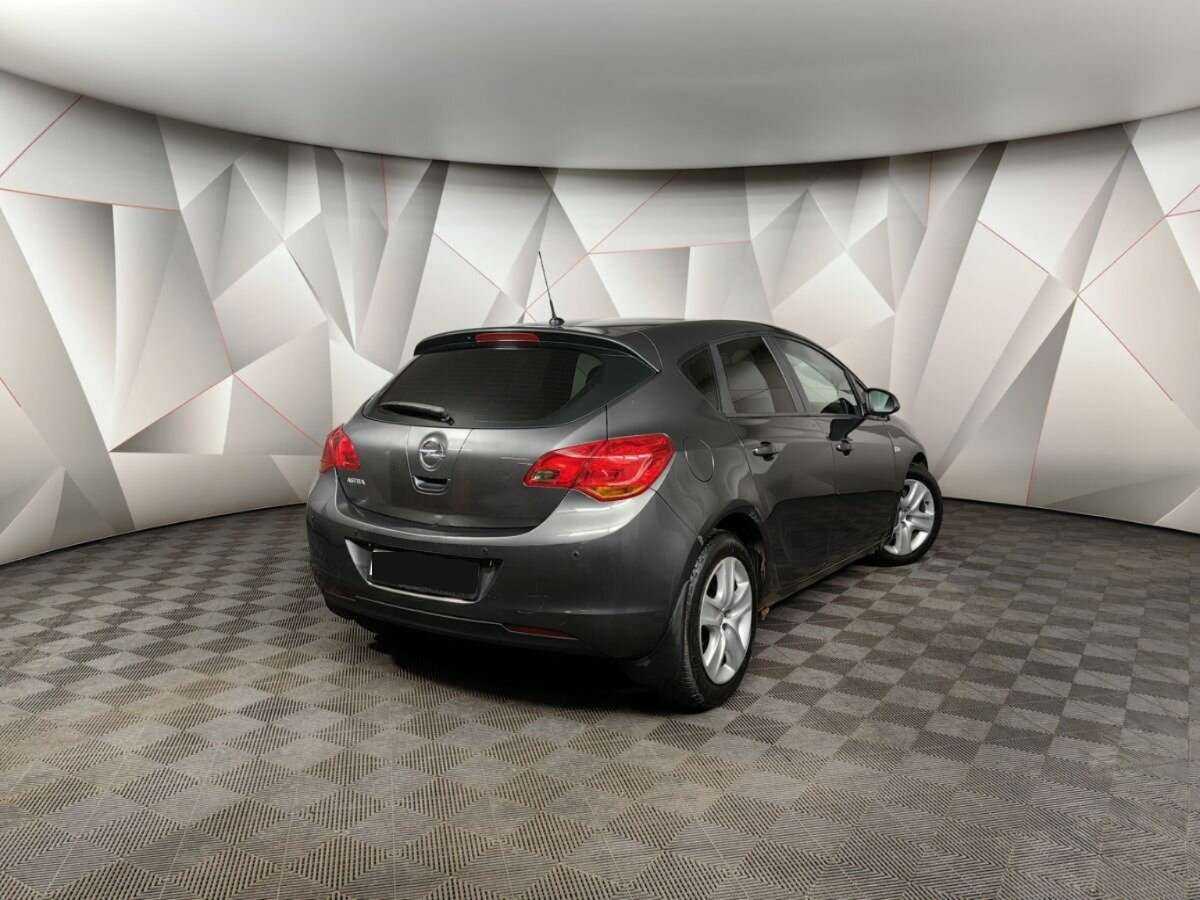 Opel Astra, 2011 - 146 665 км. | Фото №2