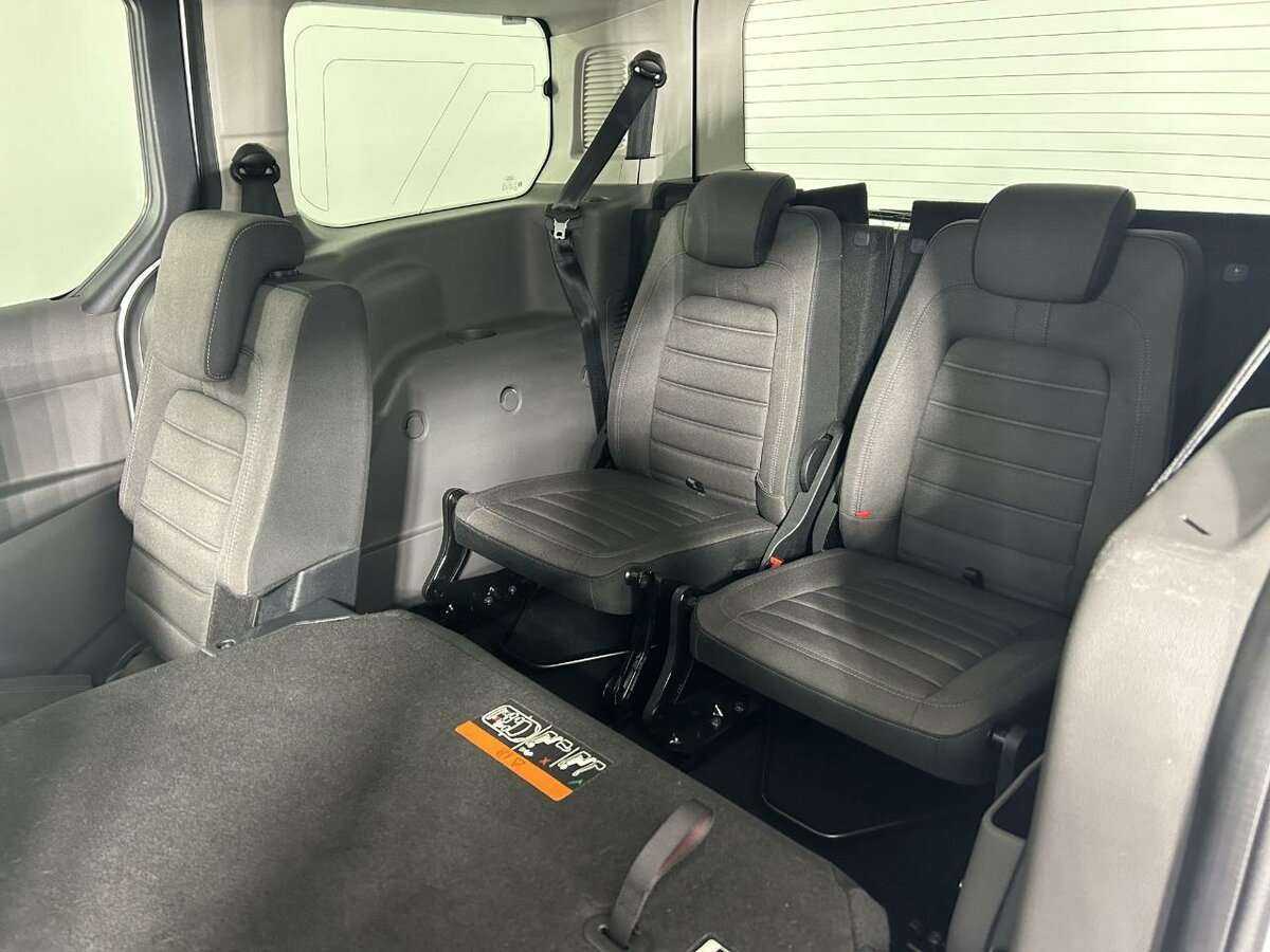 Ford Tourneo Connect, 2019 Фото №19