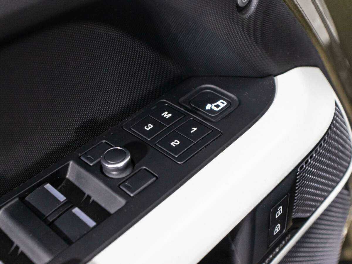 Land Rover Defender 110, 2020 Фото №17