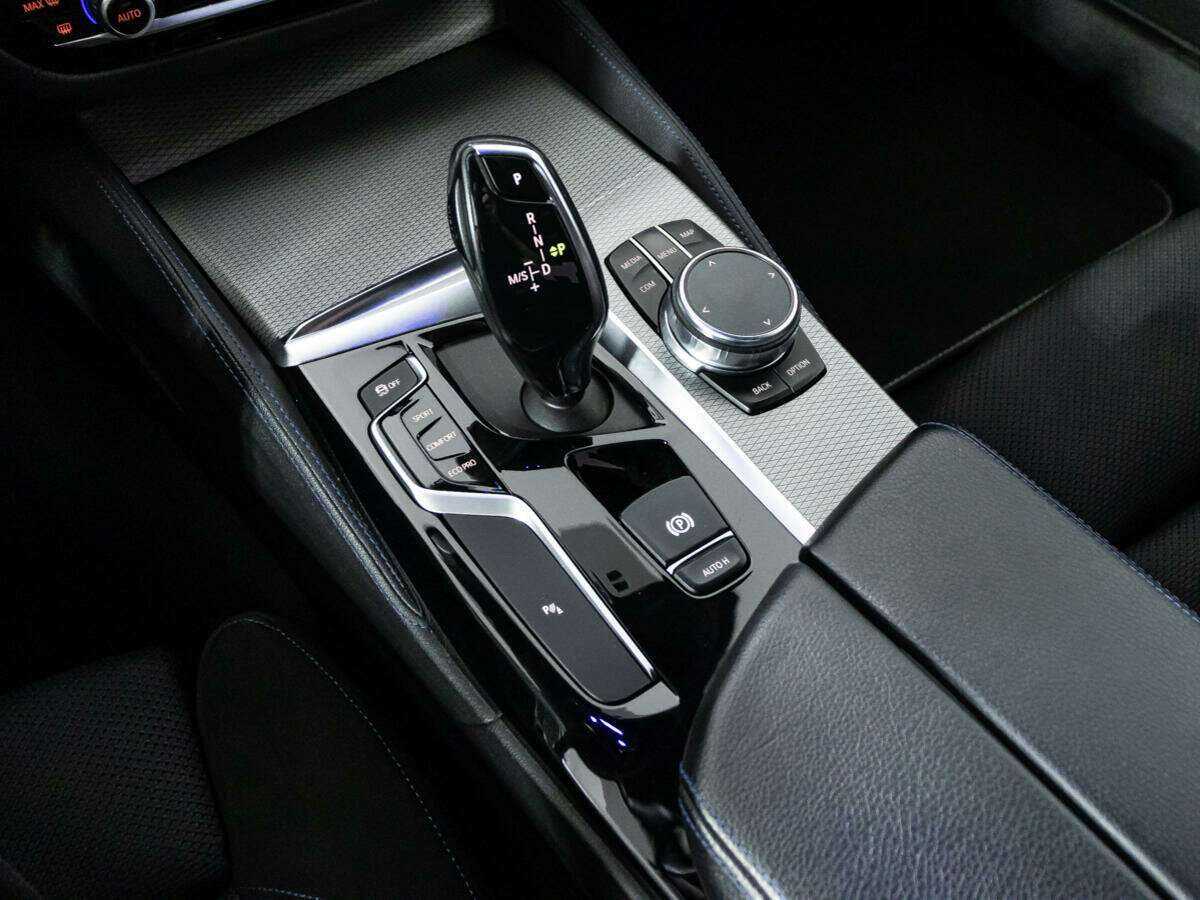 BMW 5 серии 520d xDrive, 2018 Фото №12