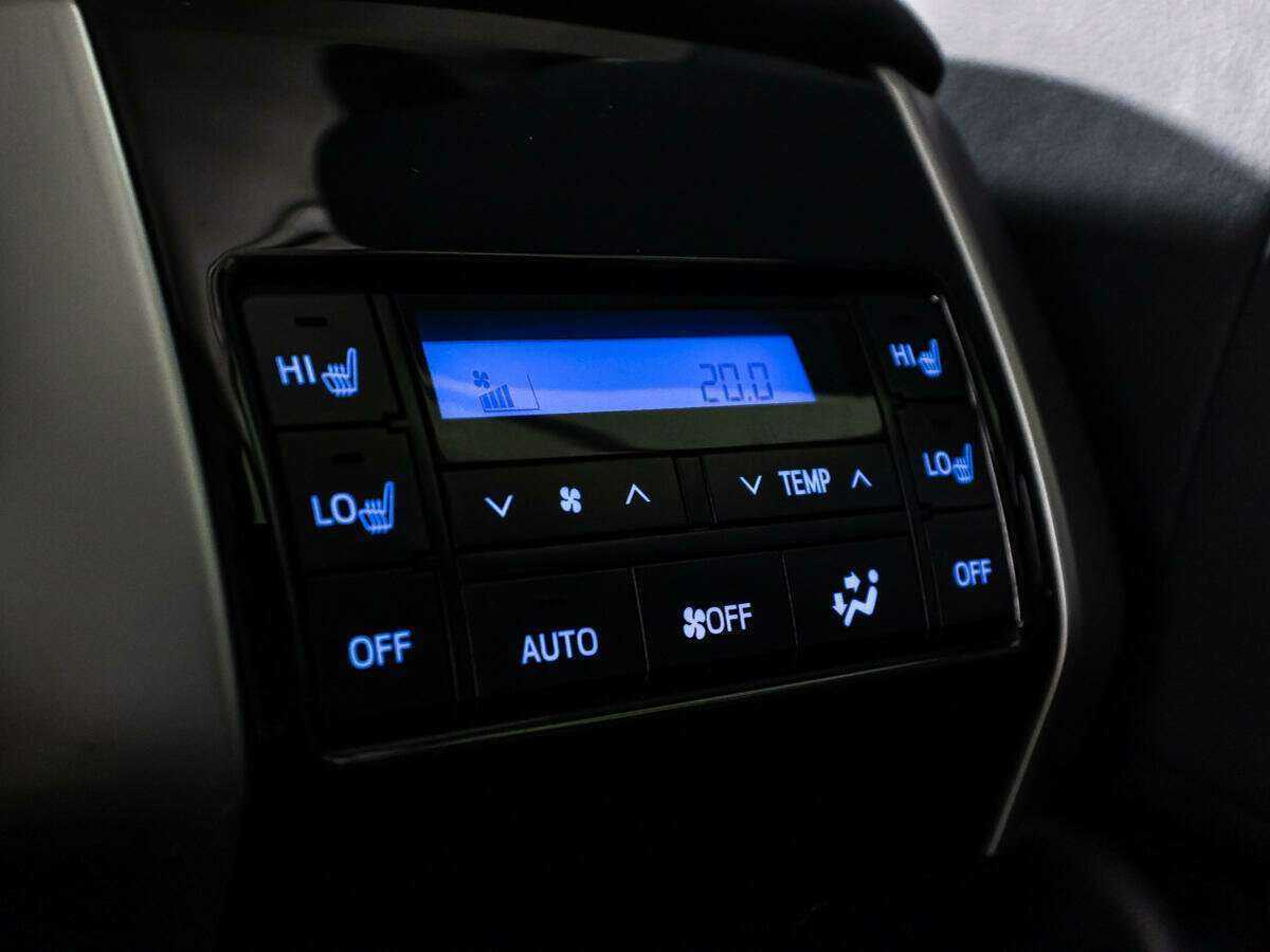 Toyota Land Cruiser Prado, 2017 Фото №25