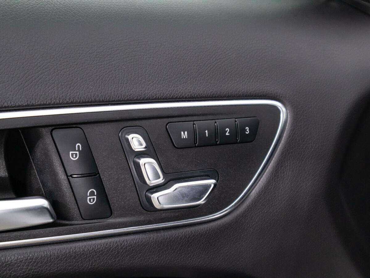 Mercedes-Benz GLA 200, 2019 Фото №17