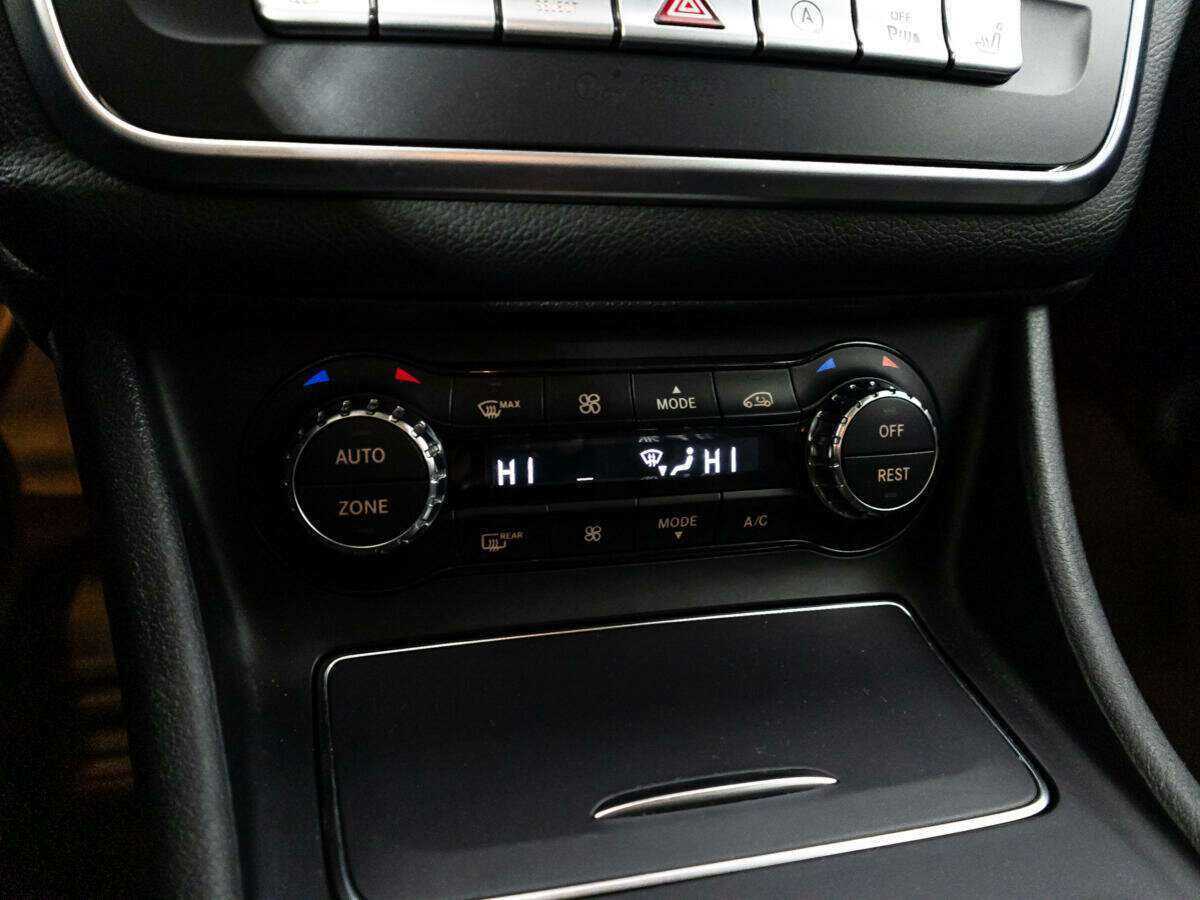 Mercedes-Benz GLA 200, 2019 Фото №18