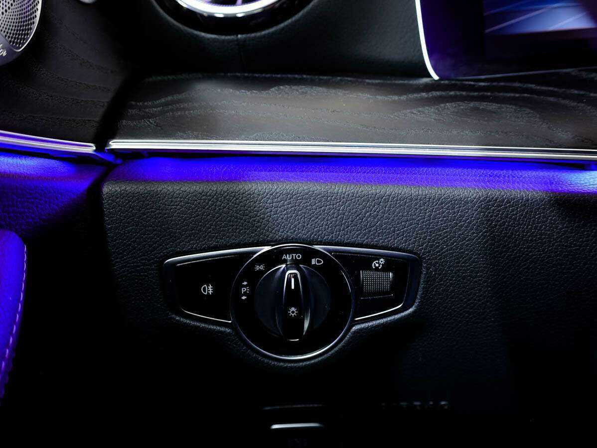 Mercedes-Benz E-Класс 200, 2019 Фото №19