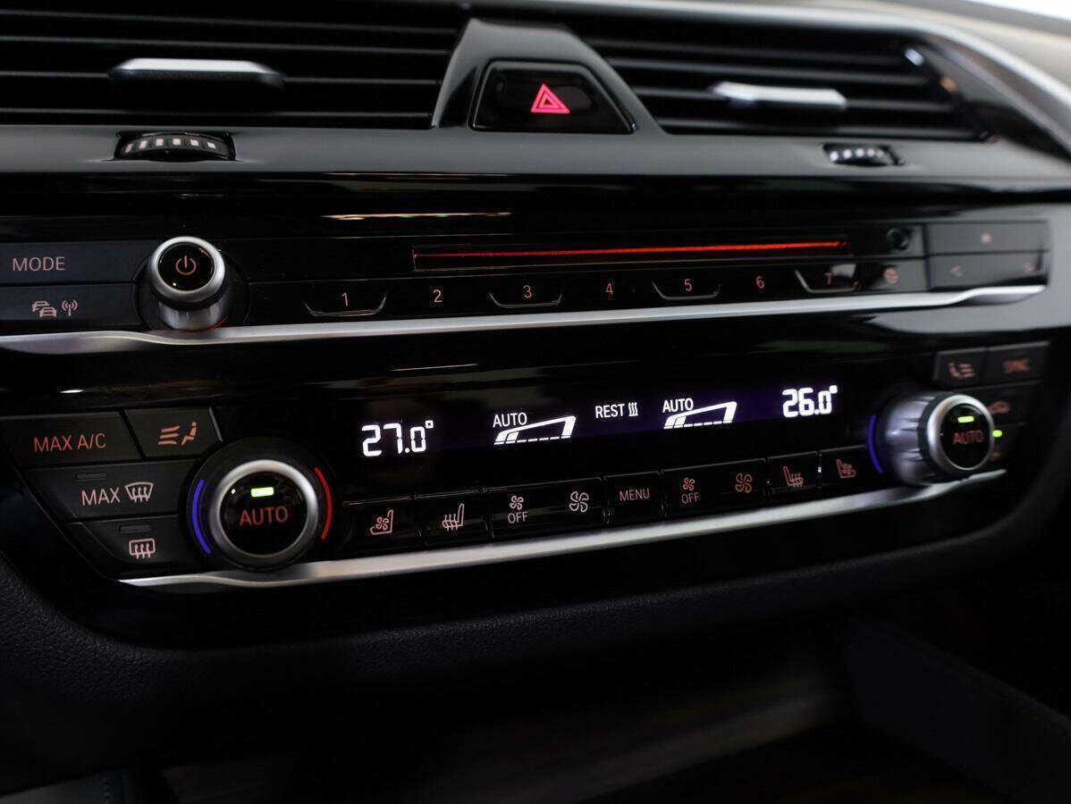 BMW 5 серии 530i xDrive, 2018 Фото №15