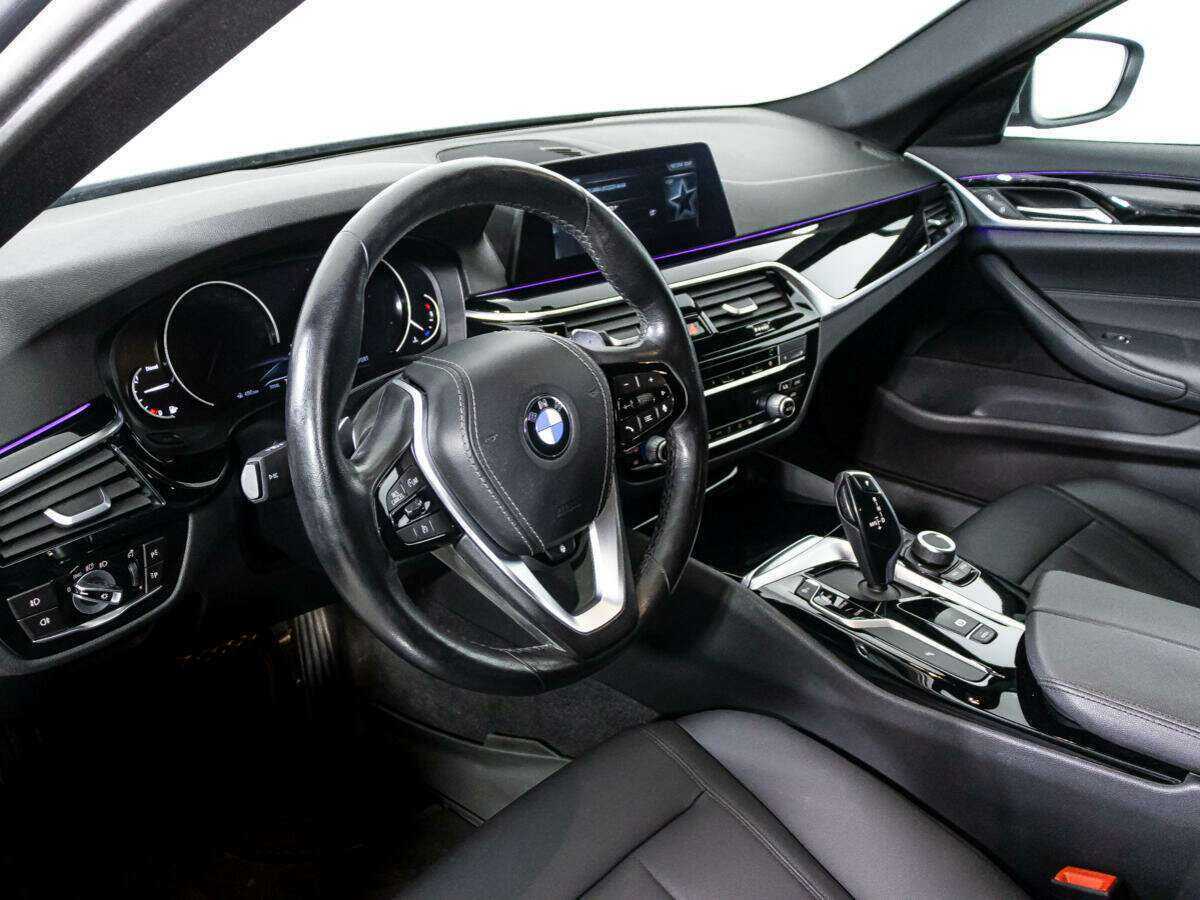 BMW 5 серии 520d xDrive, 2019 Фото №11