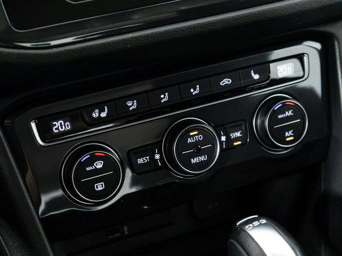 Volkswagen Tiguan, 2017 Фото №16