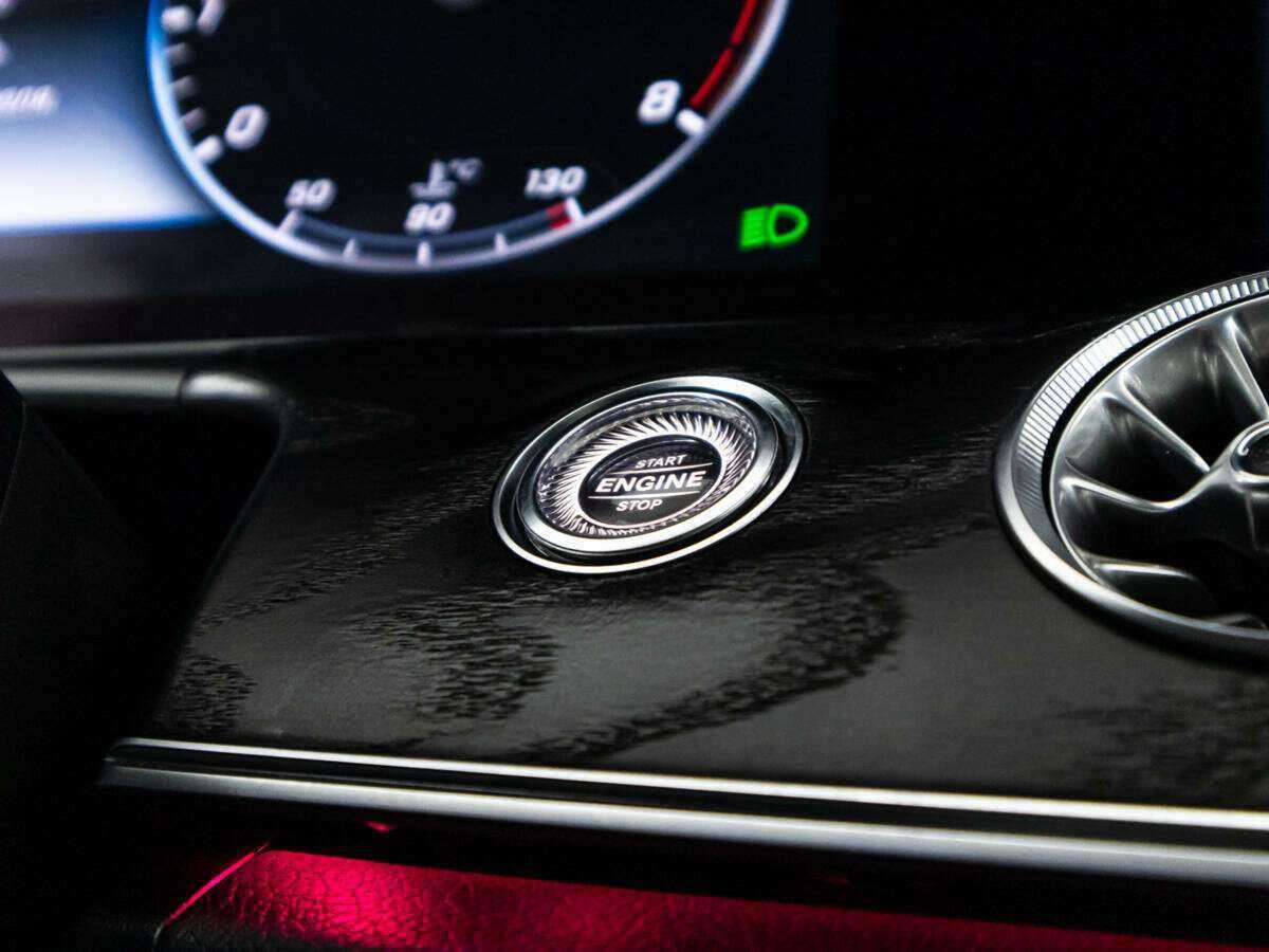 Mercedes-Benz E-Класс 200, 2017 Фото №16