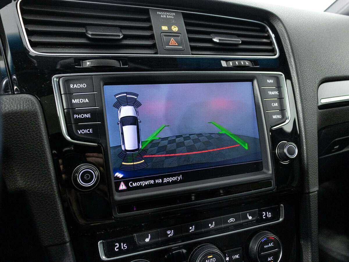 Volkswagen Golf R, 2014 Фото №18