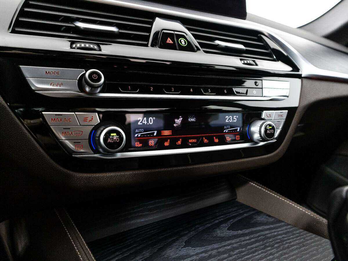 BMW 5 серии 530d xDrive, 2020 Фото №20