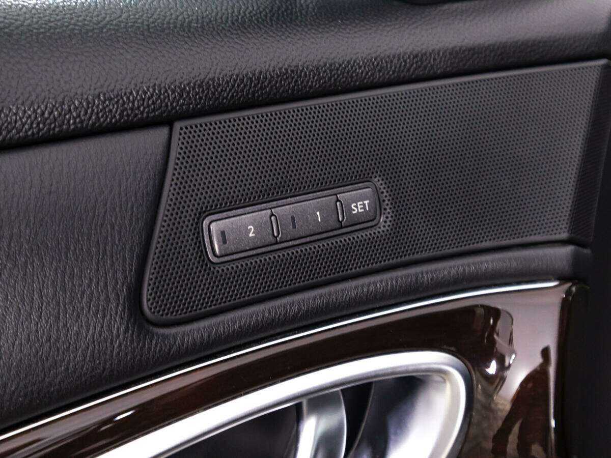 Infiniti M37, 2010 Фото №15