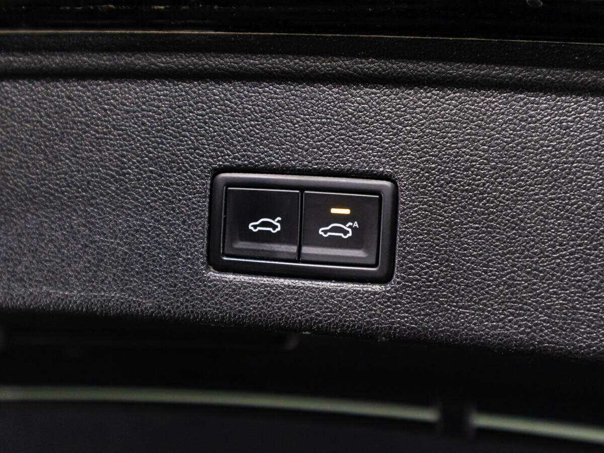 Volkswagen Touareg, 2018 Фото №15