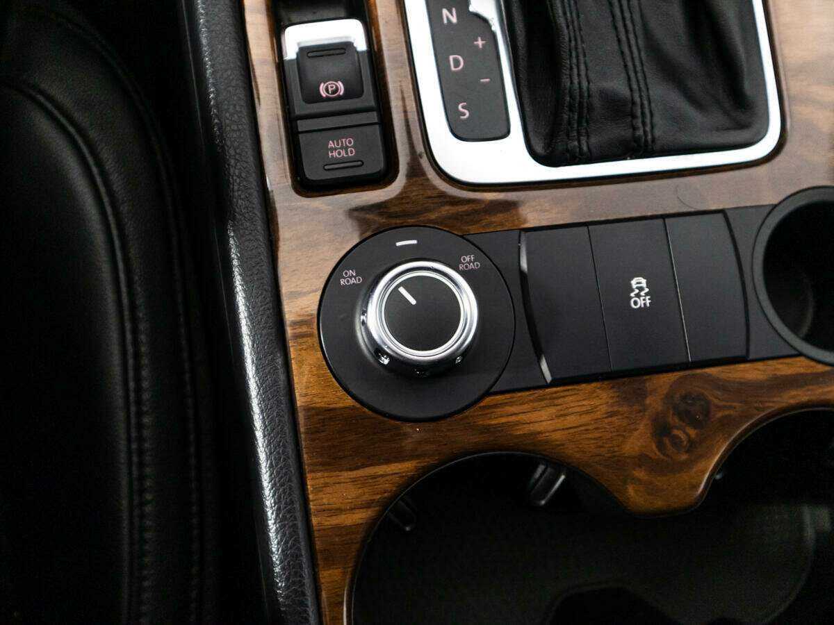 Volkswagen Touareg, 2010 Фото №19