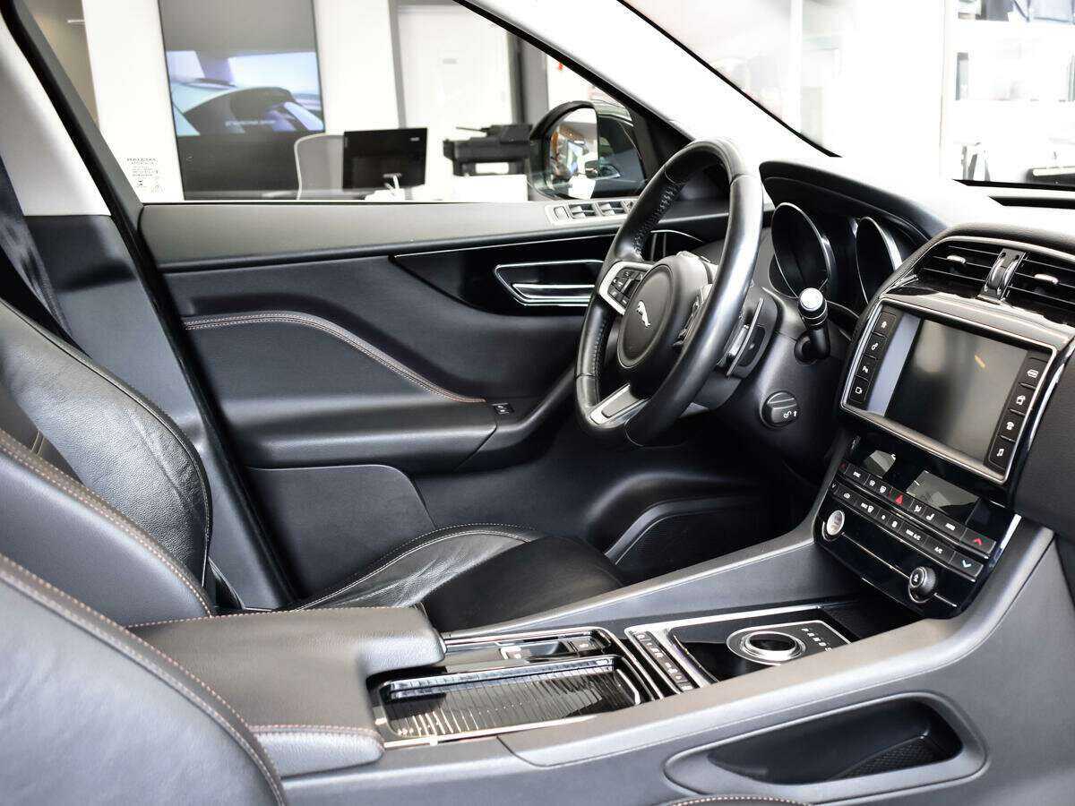Jaguar F-Pace, 2017 - 105 038 км. | Фото №7