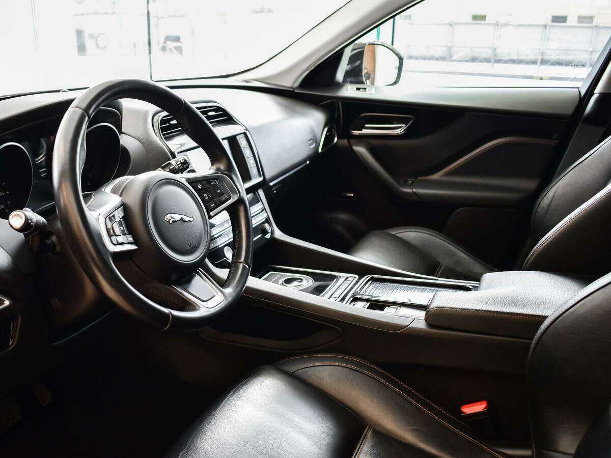 Jaguar F-Pace, 2017 Фото №10