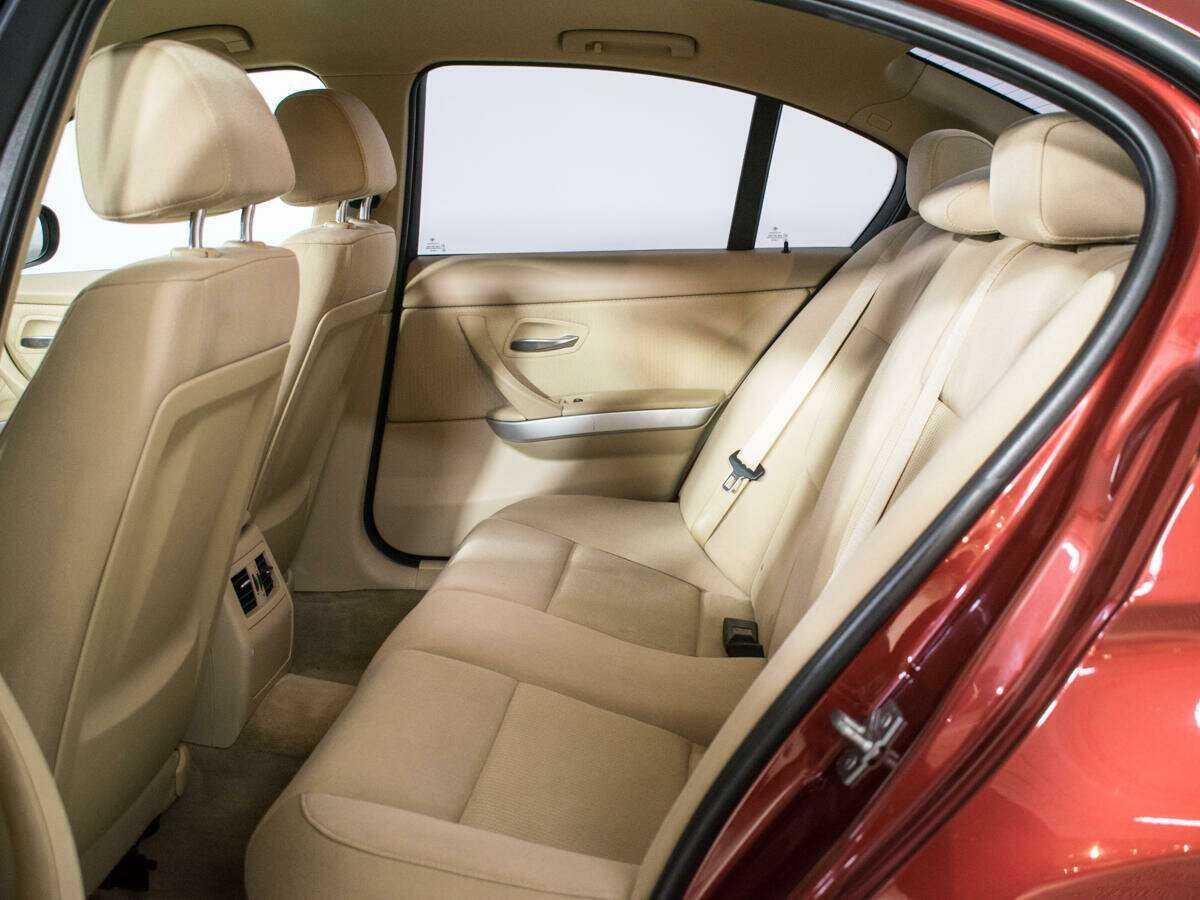 BMW 3 серии 318i, 2011 Фото №10