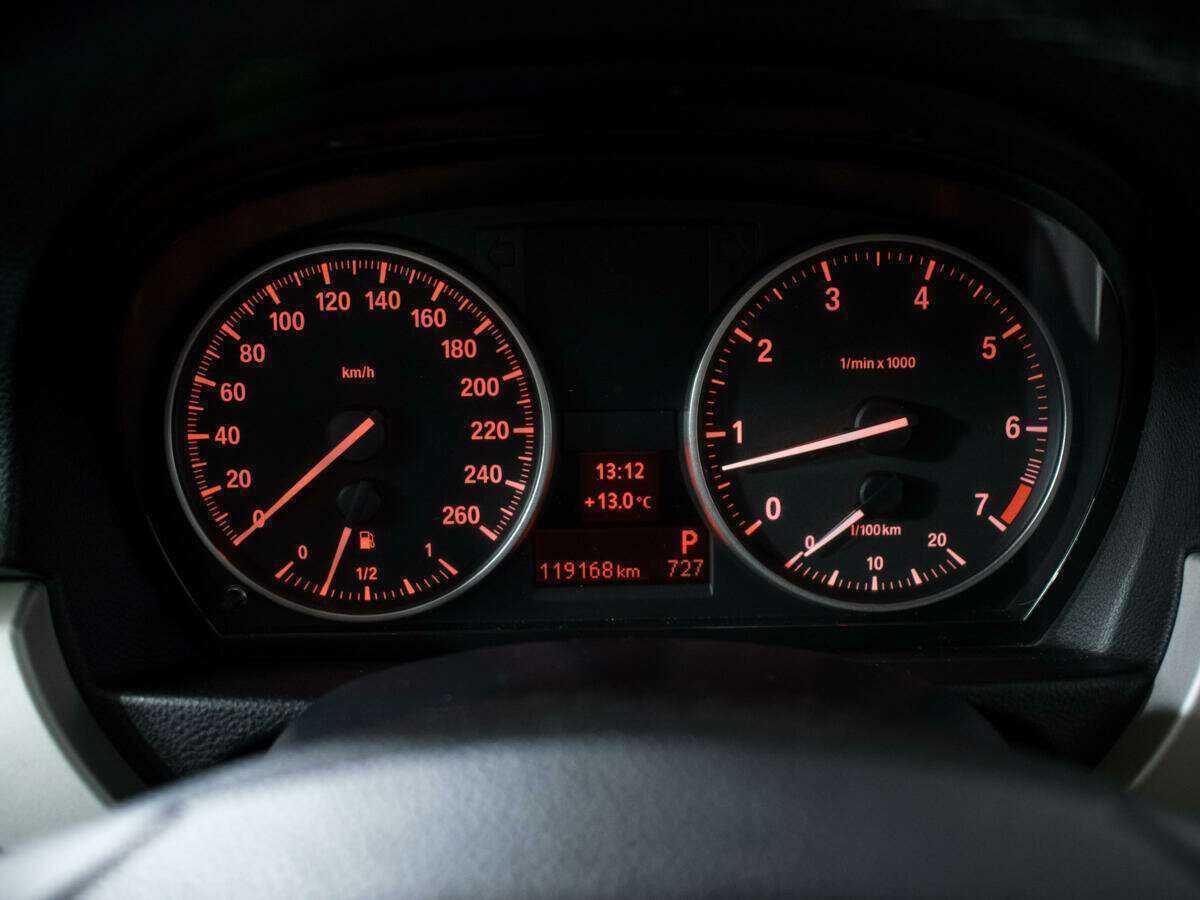 BMW 3 серии 318i, 2011 Фото №11