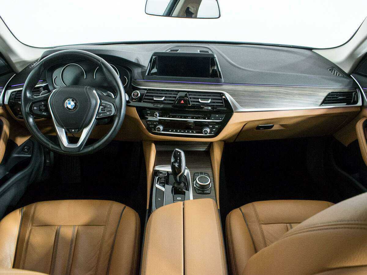BMW 5 серии 520d xDrive, 2018 Фото №12