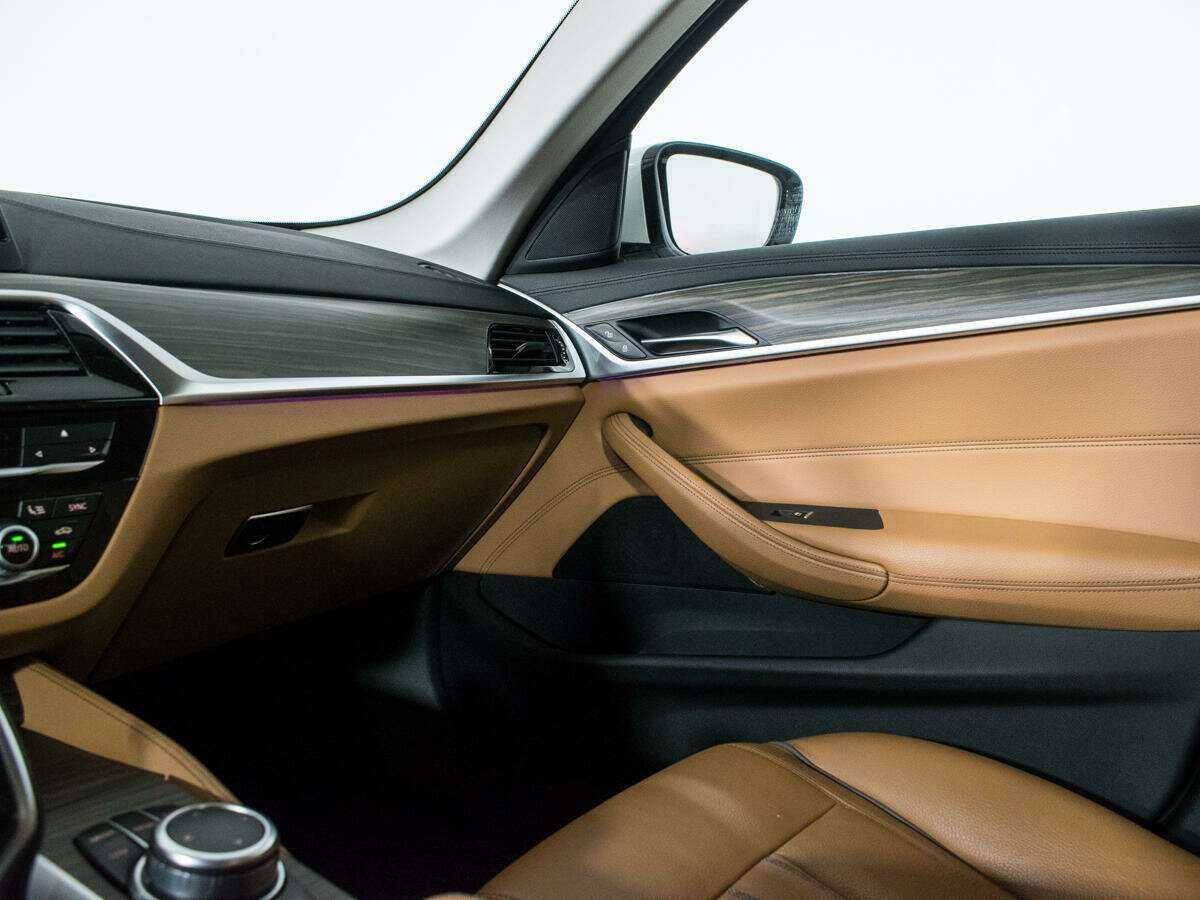 BMW 5 серии 520d xDrive, 2018 Фото №17