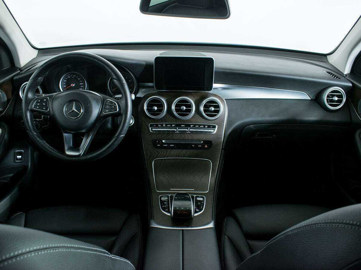 Mercedes-Benz GLC Coupe 300, 2017 Фото №10
