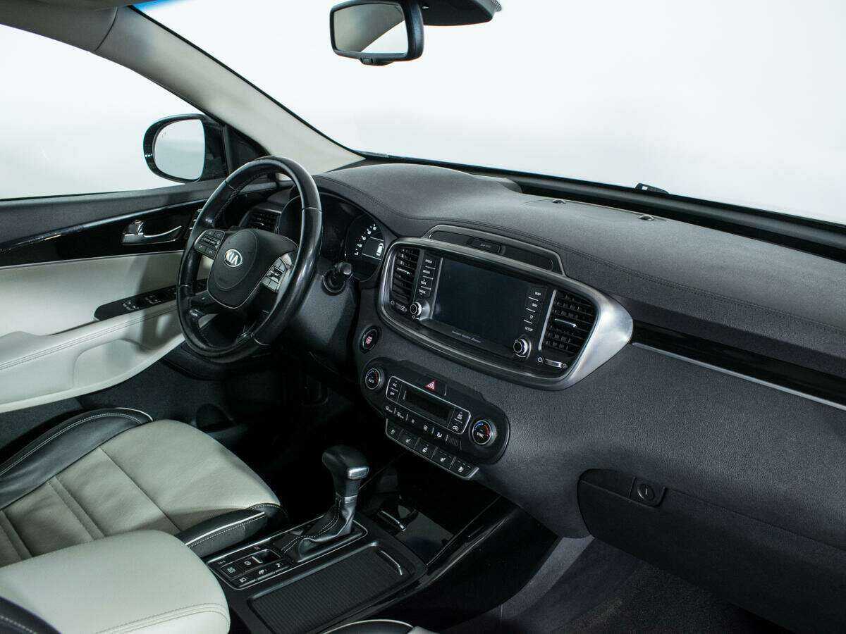 Kia Sorento, 2018 Фото №9