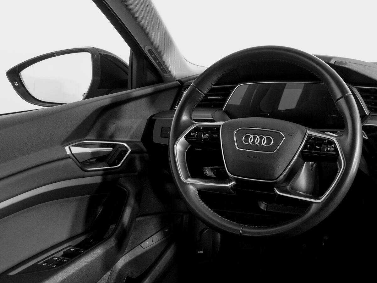 Audi e-tron 50, 2020 Фото №15
