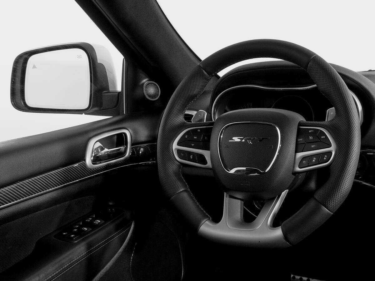 Jeep Grand Cherokee SRT, 2020 Фото №15