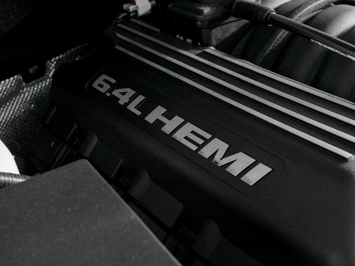 Jeep Grand Cherokee SRT, 2020 Фото №18