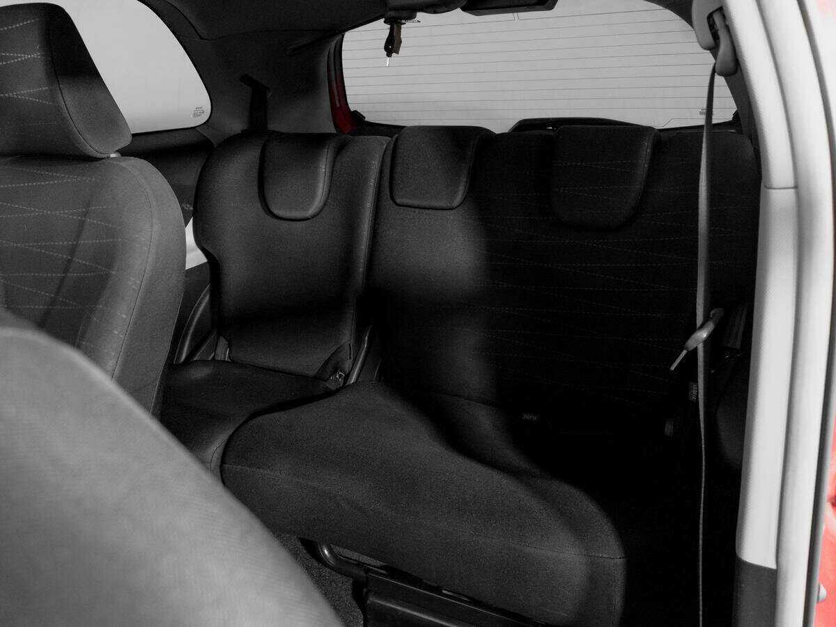 Toyota Yaris, 2010 Фото №10
