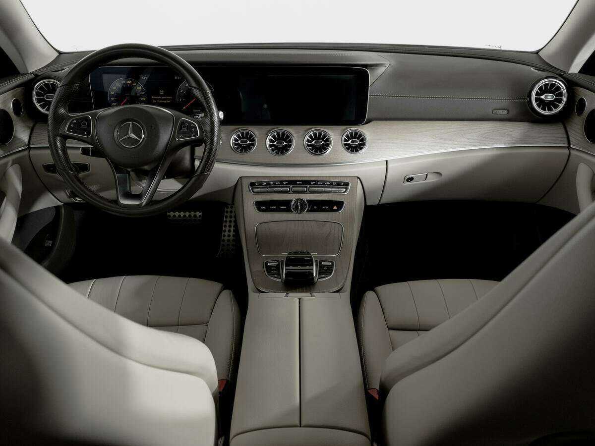 Mercedes-Benz E-Класс 200, 2017 Фото №12