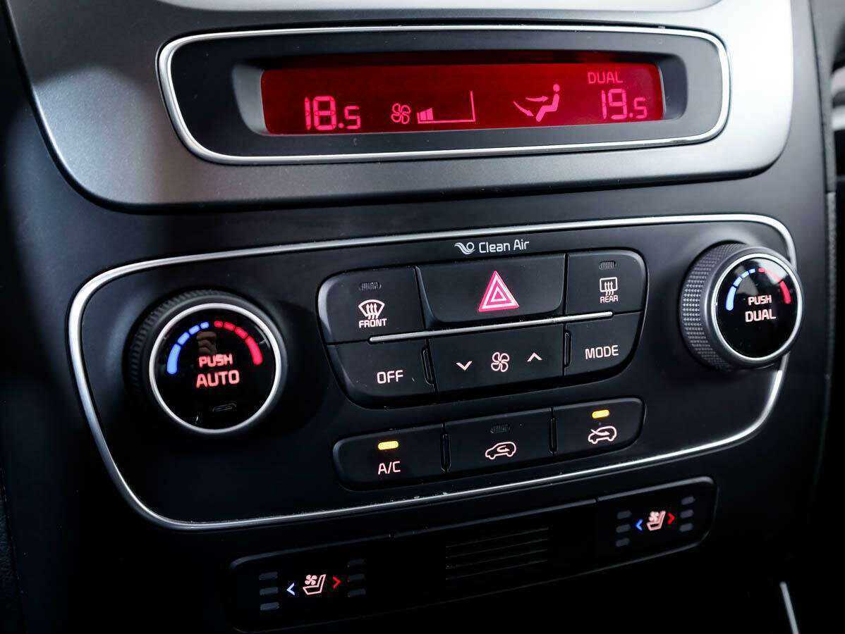 Kia Sorento, 2018 Фото №18