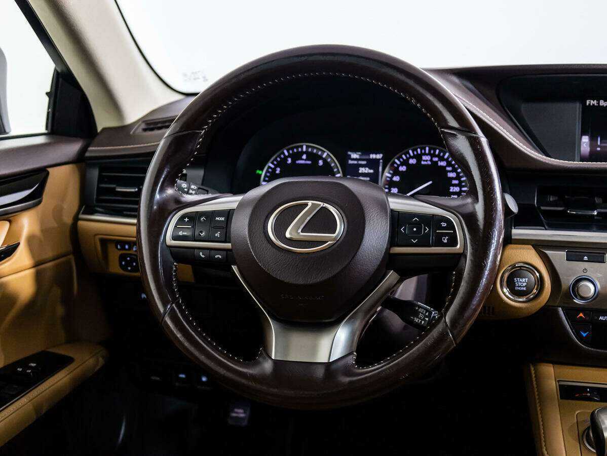 Lexus ES 200, 2016 Фото №10