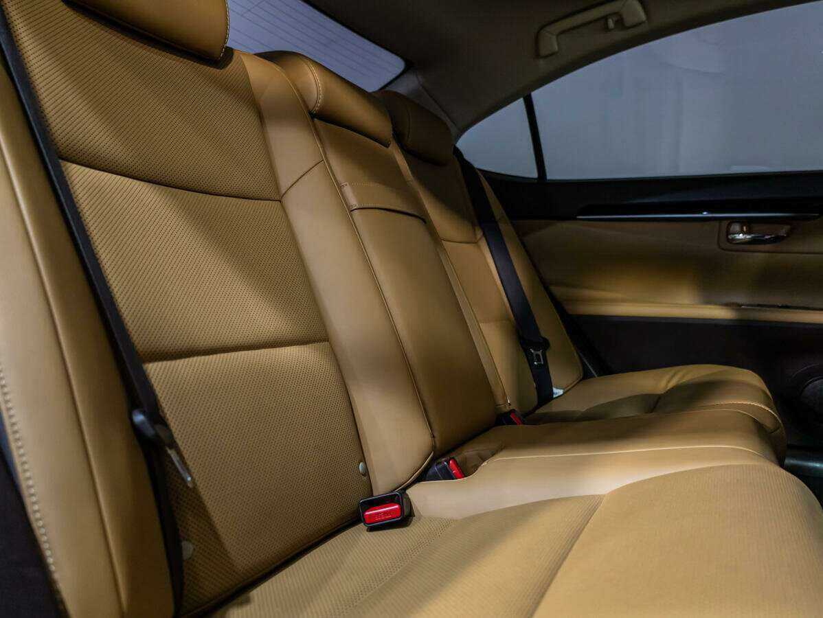 Lexus ES 200, 2016 Фото №12