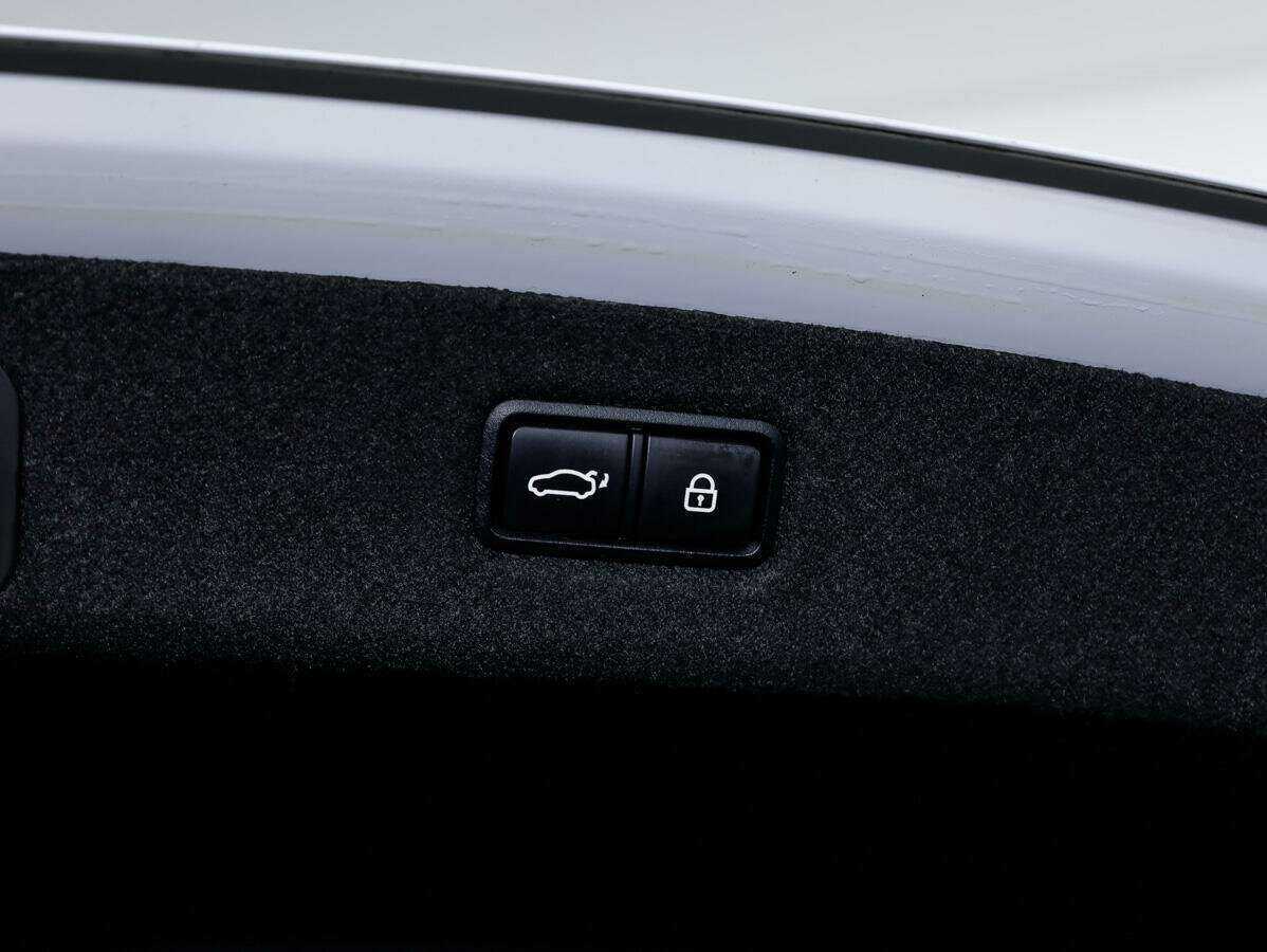 Genesis G90, 2016 - 119 863 км. | Фото №6